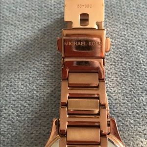 Michael Kors Accessories - Women’s Watch Michael Kors Accessories - Women’s Watch